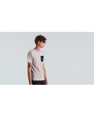 Pocket Kurzarm Tee Specialized Männer Clay